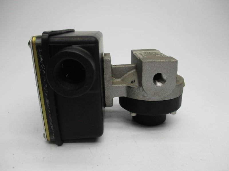 UFM SN-ASB2GM-2-250V.9-A3WR-C-RG-.2D 480VAC 15A NSNP