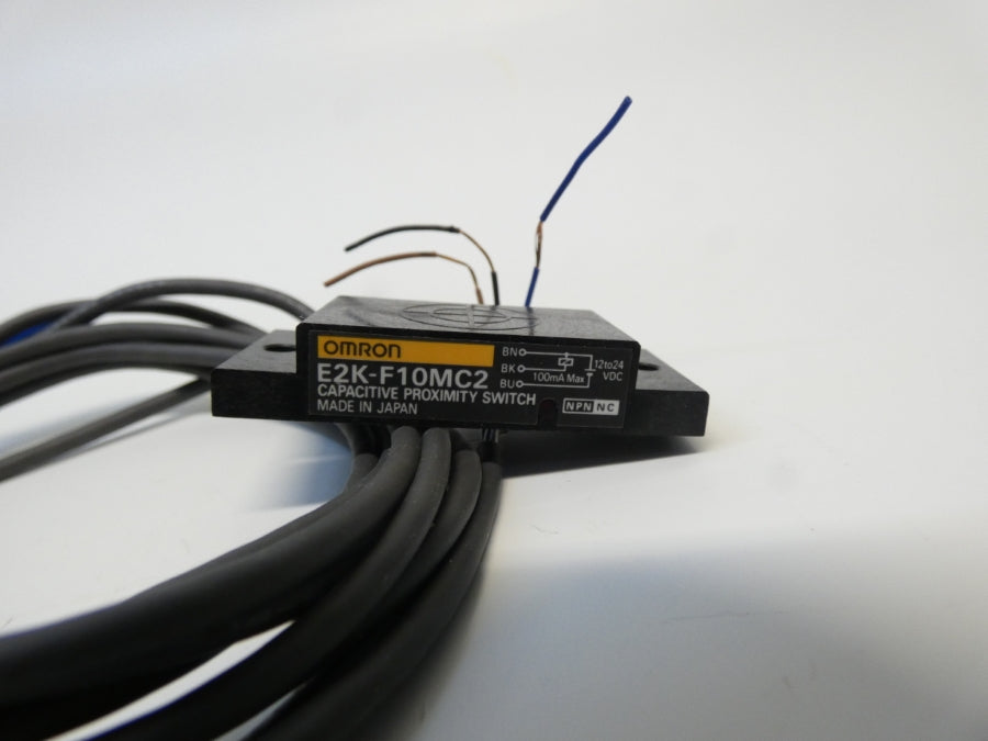 OMRON E2K-F10MC2 12-24VDC 2M NSMP