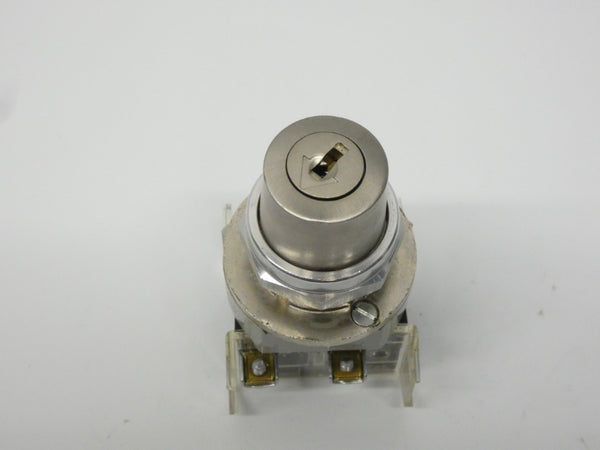 ALLEN BRADLEY 800T-J45KD7 SER. T (NO KEY) UNMP