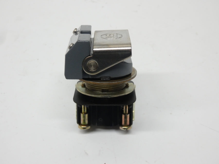 ALLEN BRADLEY 800H-WK4A SER. B (BK/GD) NSMP