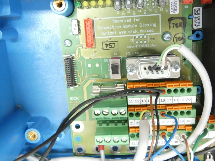 SICK CDM420-0102 1026220 10-30V (AS PICTURED) UNMP