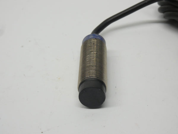 TELEMECANIQUE XS2M18NA370 12-48V UNMP