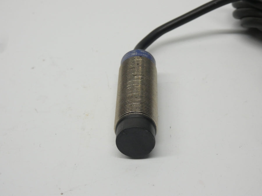 TELEMECANIQUE XS2M18NA370 12-48V UNMP