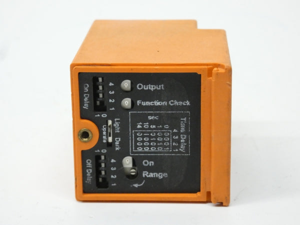 IFM EFECTOR OM0010 24-240VAC/DC 3A (AS PICTURED) NSNP