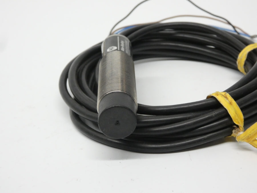 ALLEN BRADLEY 871T-L8B18 SER. B 10-30VDC NSNP
