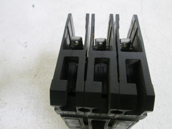 I-T-E CIRCUIT BREAKER (MISSING LUGS) E63B030 UNMP
