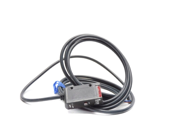 OMRON E3S-AT31-L 10-30VDC NSNP