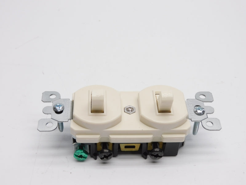 LEVITON 5224 120/277VAC 15A NSMP