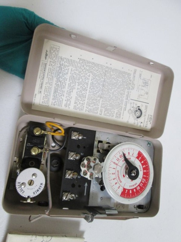 PARAGON TEMPERATURE SCHEDULER TS-104 NSNP