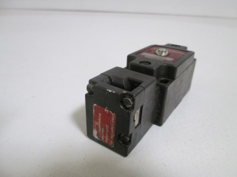 EUCHNER NZ1VZ-518B L220 UNMP