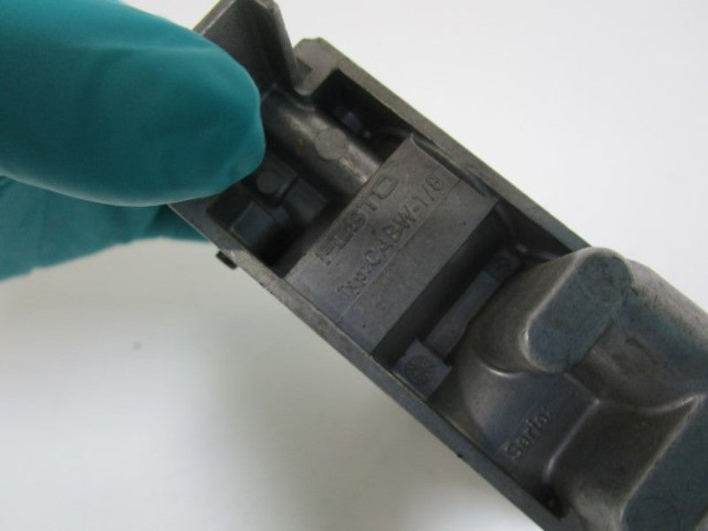 FESTO CM-5/2-6-FH 11555 CABW-1/8 UNMP