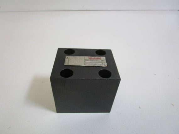 MOOG VALVE CCE40C1RH1X06/Z2 A12 UNMP