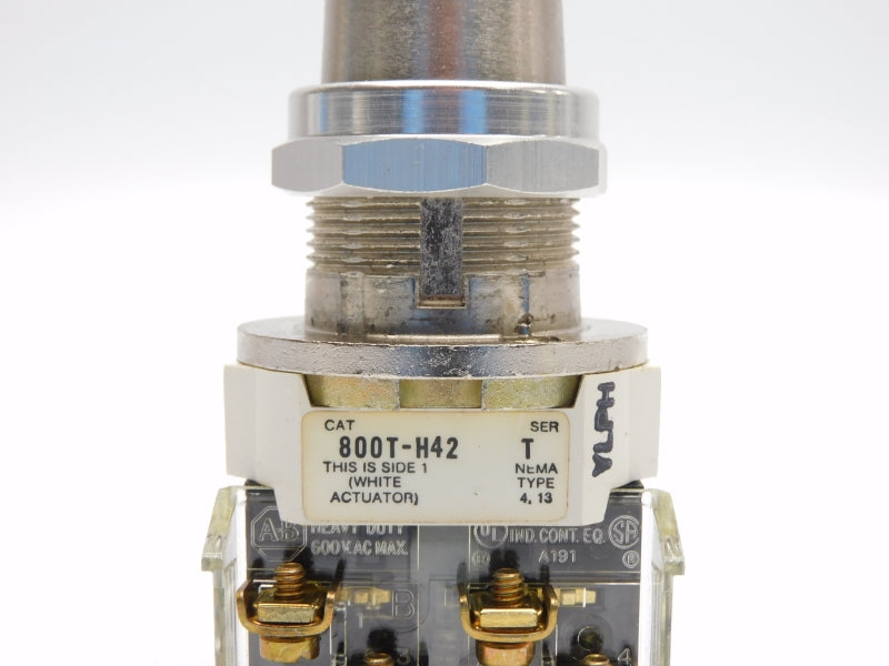 ALLEN BRADLEY 800T-H42 SER. T (NO KEY) NSNP