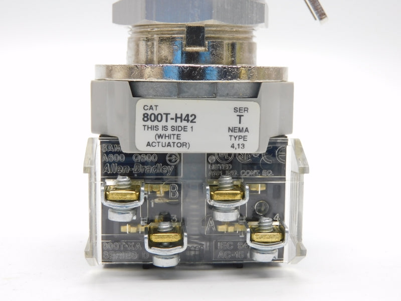 ALLEN BRADLEY 800T-H42B SER. T (WH) NSMP