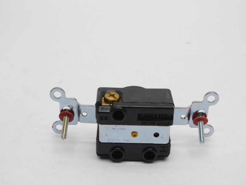 HUBBELL HBL7582 250V 15A NSMP