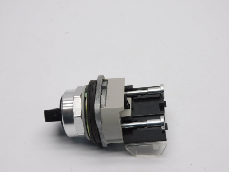 ALLEN BRADLEY 800T-H2 SER. T (AS IS) NSNP