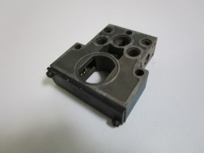 MAC 821C-PM-111DA-142 UNMP