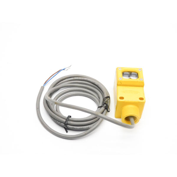 BANNER ENGINEERING Q452E 90-250VAC UNMP