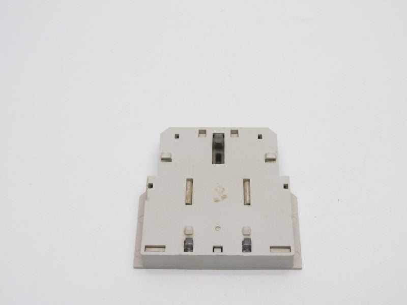 AUXILIARY CONTACT 111114 690V 32A NSNP