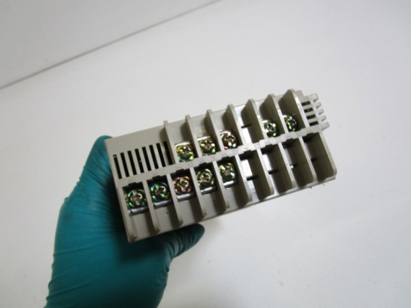 OMRON TEMPERAUTRE CONTROLLER E5E4-S91J-US UNMP