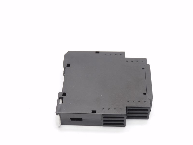 OMRON K8AK-VW3 100-240VAC 5A (AS PICTURED) NSNP