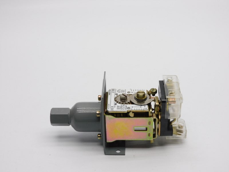 ALLEN BRADLEY 836-C7 SER. A 24-600V 0-150PSI NSNP