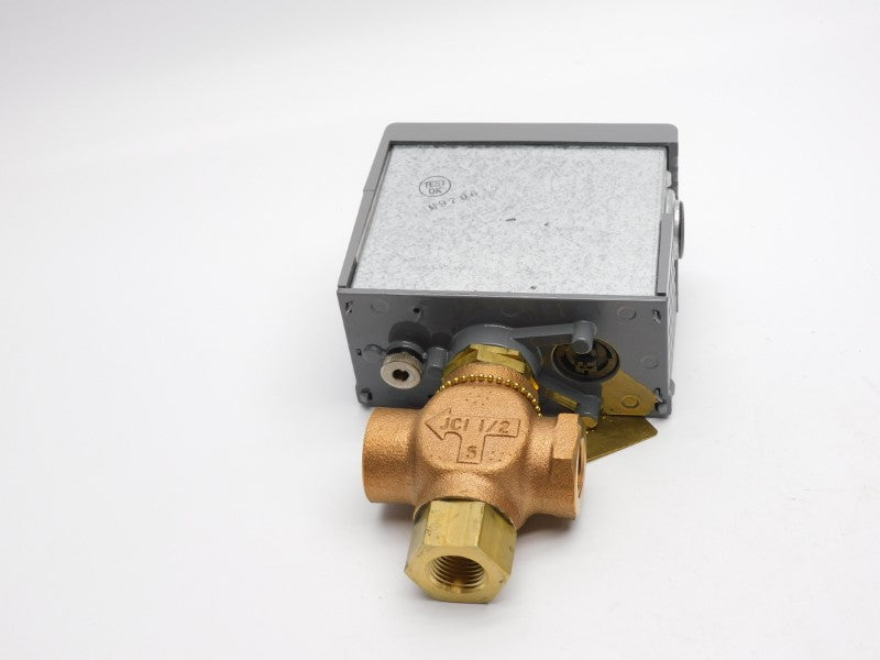 JOHNSON CONTROLS VTM-TM019-200 VA-8020-1 1/2" NSNP (AS PICTURED) NSNP