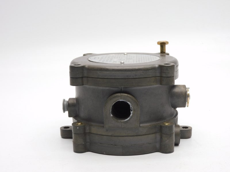 DWYER 195000-2F 480VAC 15A 10PSI UNMP