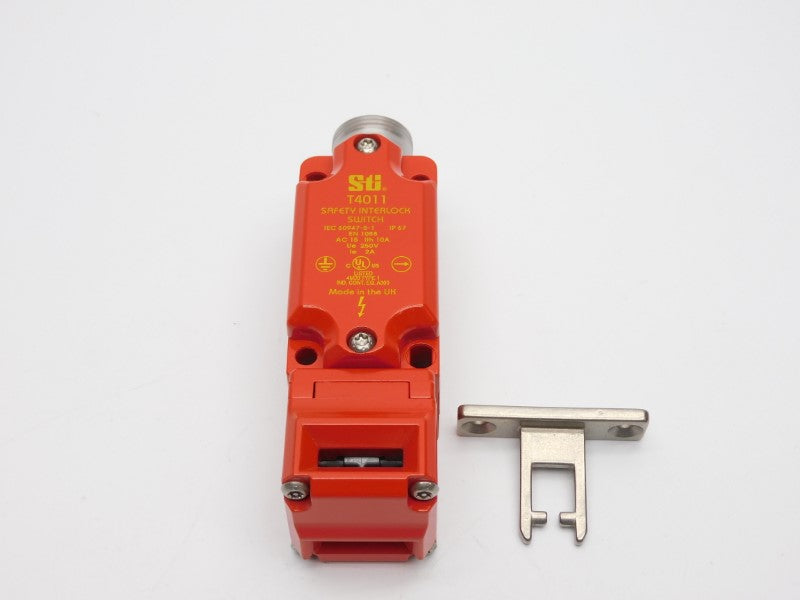 STI 44533-0070 T4011-021SCC 250V 10A NSMP