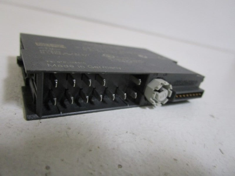 LOT OF 3 SIEMENS 6ES7 131-4EB00-0AB0 NSNP