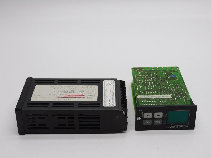 EUROTHERM 847/L1/L1/L1/C4/0/QS/(AJHF235)/ 240VAC 2A (AS PICTURED) UNMP