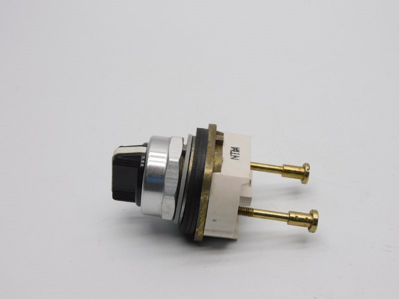 ALLEN BRADLEY 800T-J2KR7 SER. T (AS PICTURED) NSNP