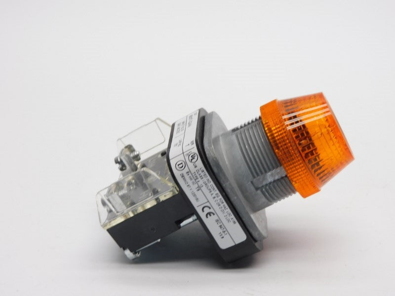 ALLEN BRADLEY 800T-Q24A SER. T 24V (WH) NSMP
