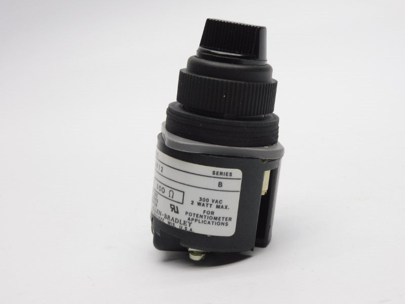 ALLEN BRADLEY 800H-UR12 SER. B 300VAC NSNP