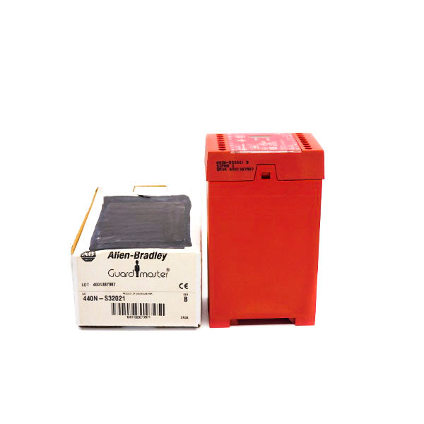 ALLEN BRADLEY 440N-S32021 SER. B 110/230VAC (WH) NSMP