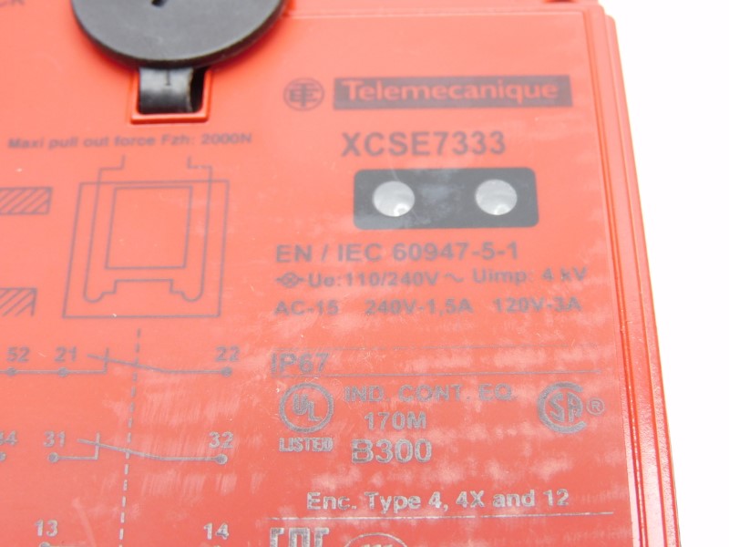 TELEMECANIQUE XCSE7333 110/120V 3A (NO KEY) NSMP