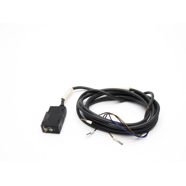 OMRON E3S-AR81 10-30VDC UNMP