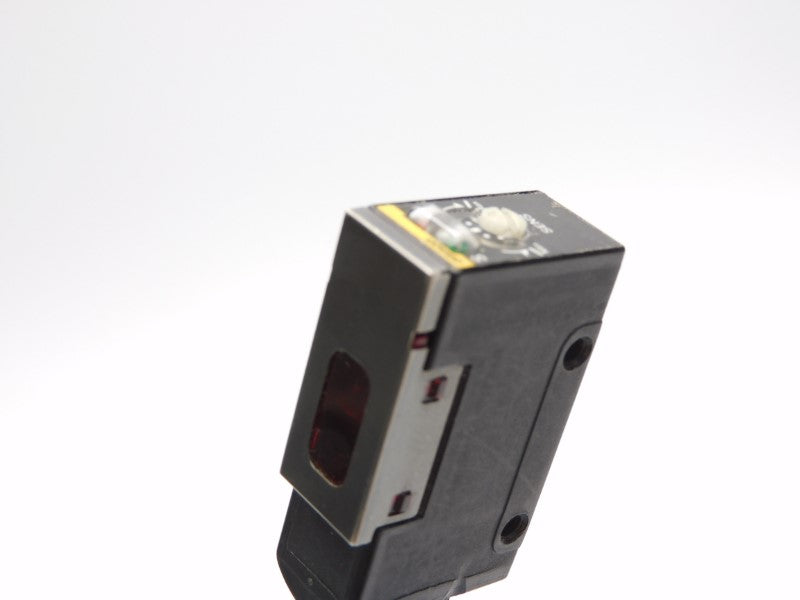OMRON E3S-AR81 10-30VDC UNMP
