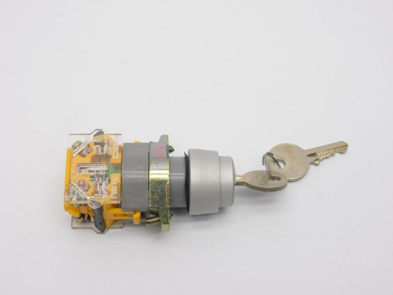 EAO 704.900.3 600V 10A NSNP