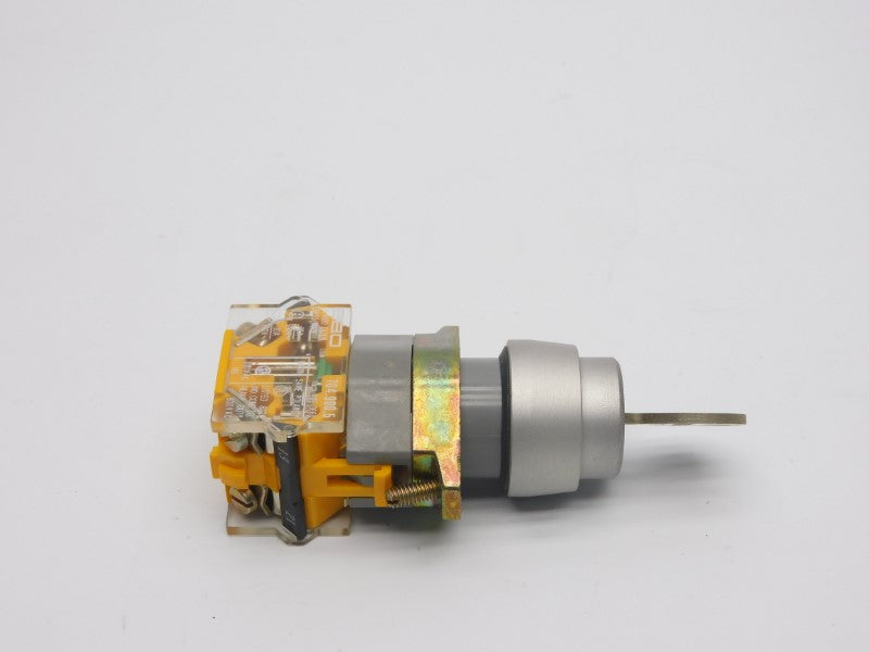 EAO 704.900.5 600VAC 10A (AS IS) NSNP