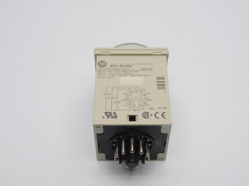 ALLEN BRADLEY 700-HR52TA17 SER. B 100-240VAC 5A  (GY/BL) (AS PICTURED) NSMP