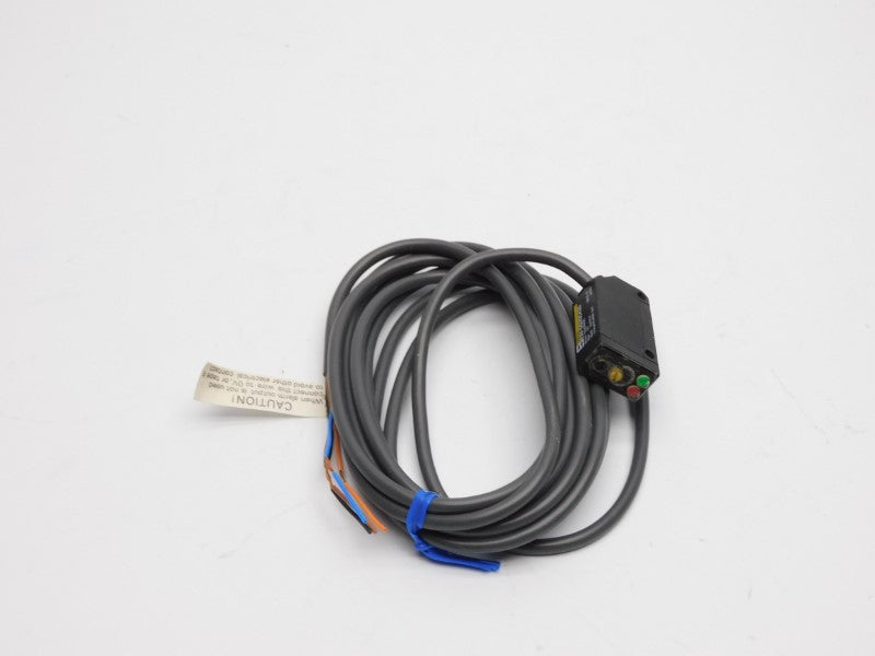OMRON E3V-DS70C43S 12-24VDC 2M NSMP