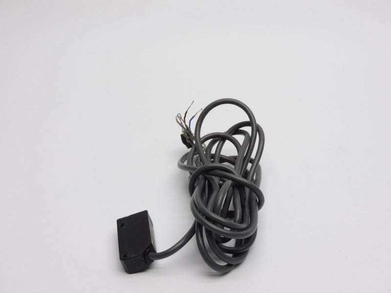 OMRON E3V-DS70C43S 12-24VDC UNMP