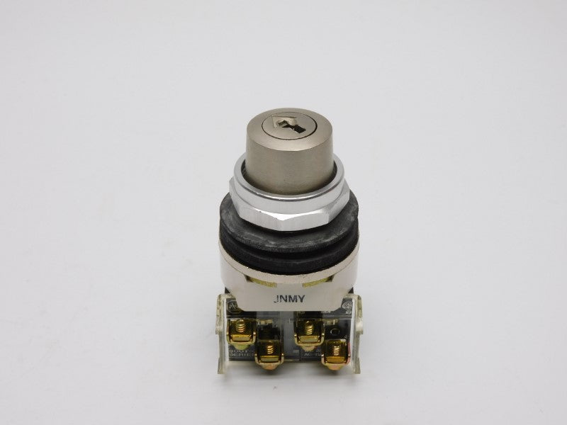 ALLEN BRADLEY 800T-H3303A SER. T (NO KEY) UNMP