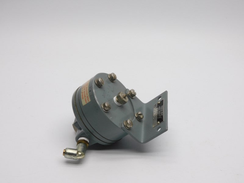 MOORE PRODUCTS 12196S6HL 610F UNMP