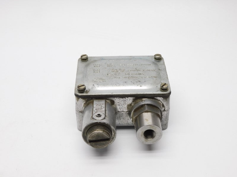 BARKSDALE 9048-1 600V 10A 35-250PSI UNMP