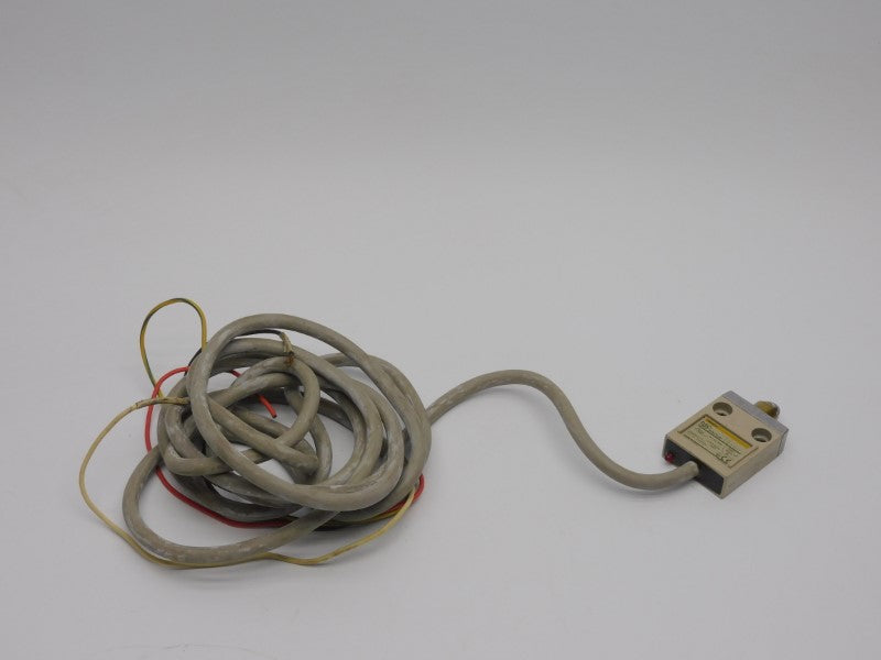 OMRON D4C-3202 30V 2A UNMP