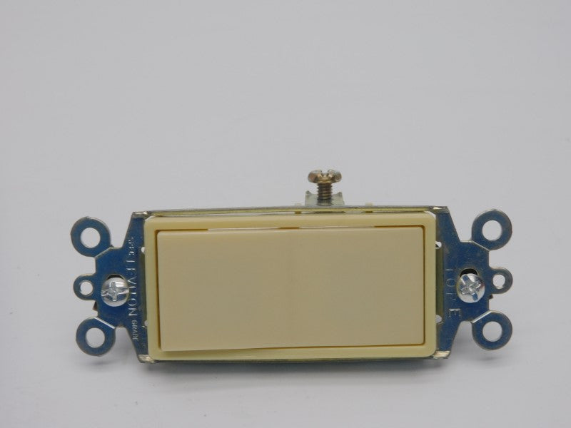 LEVITON 5601-2I 277VAC 15A NSMP