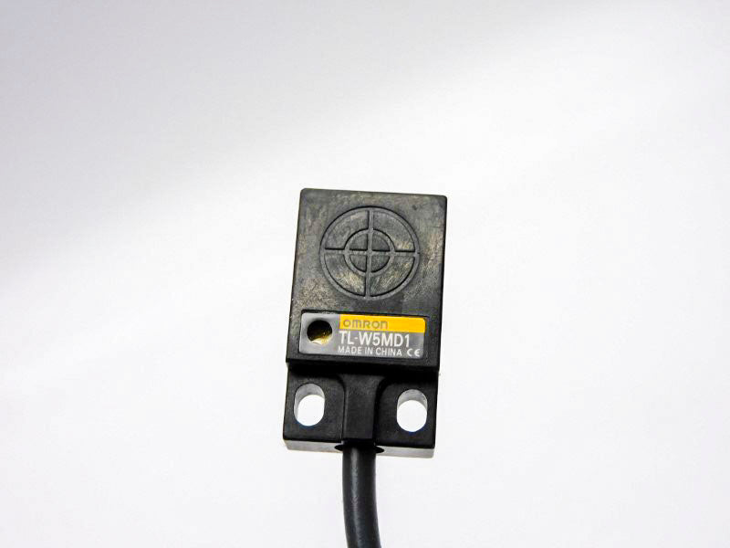 OMRON TL-W5MD1 12-24VDC 2M NSMP