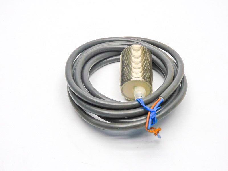 OMRON E2E-X10D2-N 12-24VDC NSNP
